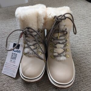 PAJAR Beige Fur-Lined Boots